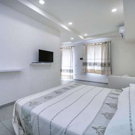 Aldo Moro Rooms Olbia Bagian luar foto