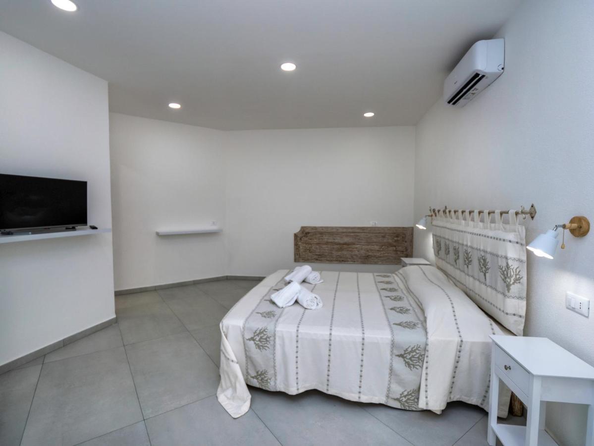 Aldo Moro Rooms Olbia Bagian luar foto