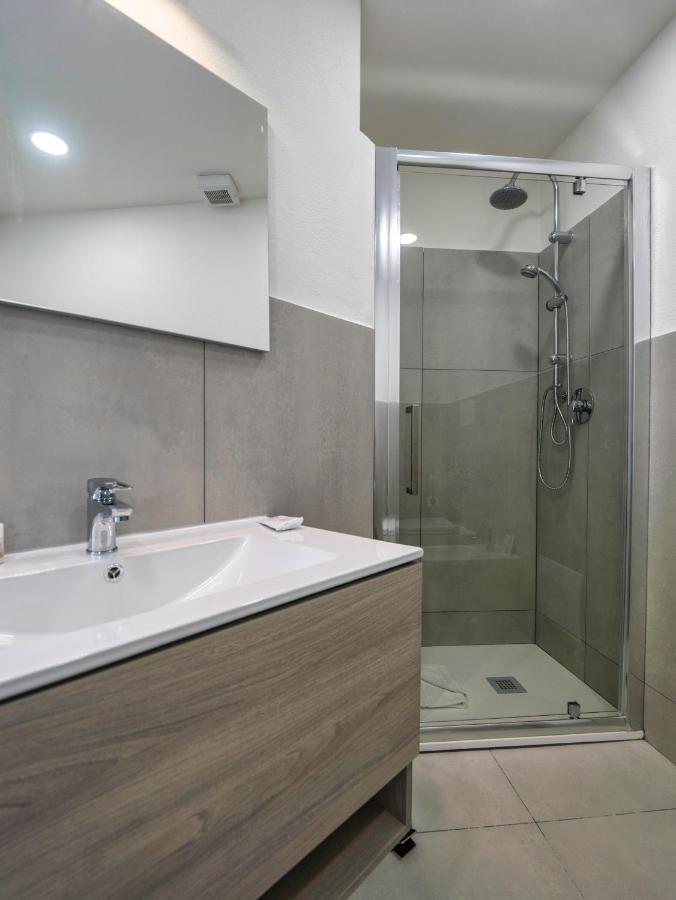 Aldo Moro Rooms Olbia Bagian luar foto