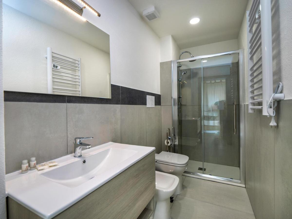 Aldo Moro Rooms Olbia Bagian luar foto